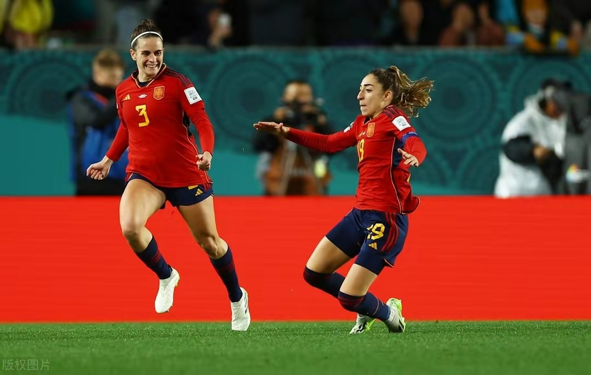 女足世界杯：美国队三连冠梦碎，黑马夺冠的简单介绍