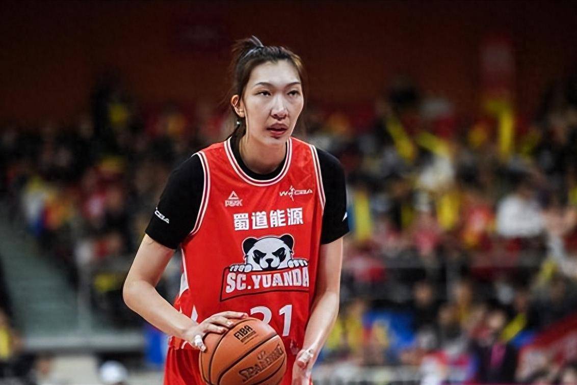 华体会app登录入口-韩旭vs李月汝：WNBA双塔的成长之路的简单介绍