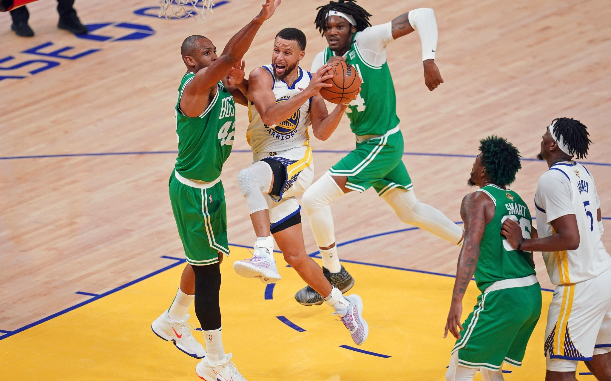 NBA总决赛：勇士4-2击败绿军，库里FMVP的简单介绍